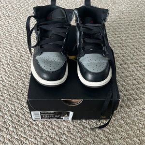 Boys Jordan 1 Mid sneakers size 12.5 Black and Gray